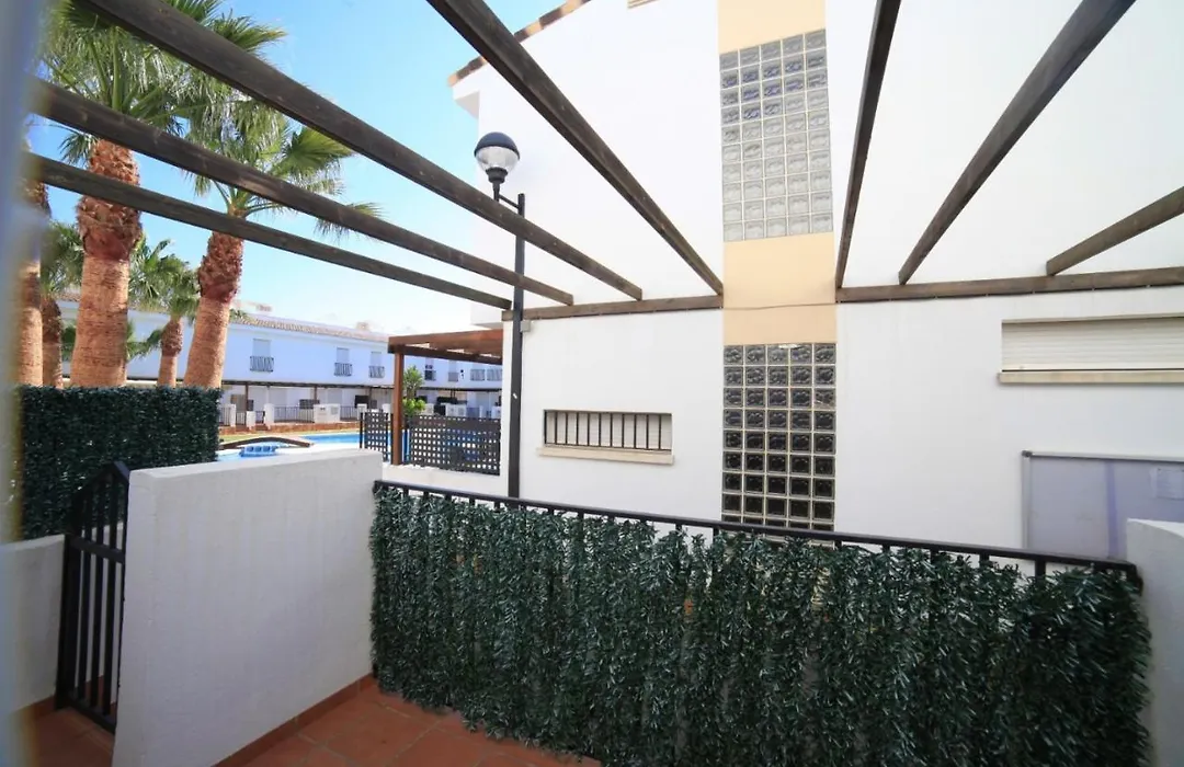 Adosado Con Jardin Y Piscina Palm Beach 45 - Albert Villas-1